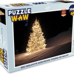 PuzzleWow Puzzel Een Verlichtte Kerstboom Tijdens De Nacht - Legpuzzel - Puzzel 1000 Stukjes Volwassenen - Kerst - Cadeau - Kerstcadeau Voor Mannen, Vrouwen En Kinderen - Sinterklaas Cadeautjes - Sinterklaas Voor Grote Kinderen