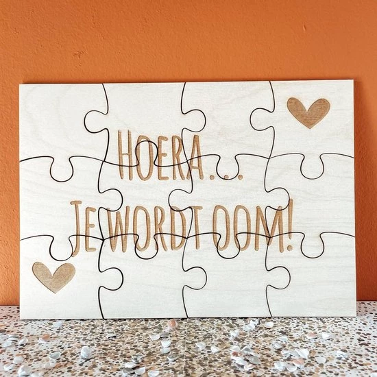 SUS Design Houten Puzzel A5 | Zwangerschapsaankondiging | Hoera... Je Wordt Oom! 1 SUS Design Houten Puzzel A5 | Zwangerschapsaankondiging | Hoera... Je Wordt Oom!