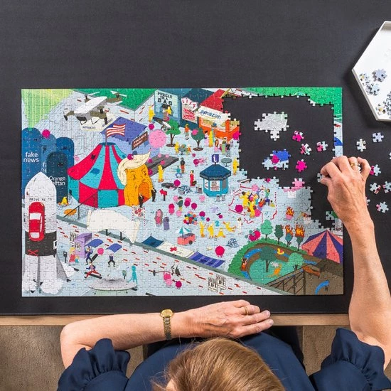 Puzzlup 3000 - XXL Puzzelmat Neopreen - Zelfsluitend En Antislip - Portapuzzle Met Luxe Opbergtube - Tot En Met 3000 Stukjes - 95 X 150 Cm 12 Puzzlup 3000 - XXL Puzzelmat Neopreen - Zelfsluitend En Antislip - Portapuzzle Met Luxe Opbergtube - Tot En Met 3000 Stukjes - 95 X 150 Cm - Afbeelding 12