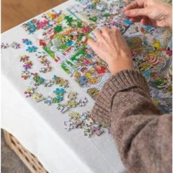 Jumbo Jan Van Haasteren Puzzelbundel - 2 Stuks - De Kunstmarkt 1000 Stukjes & Rondje Texel 1000 Stukjes -Puzzels Verkoop 550x823 3